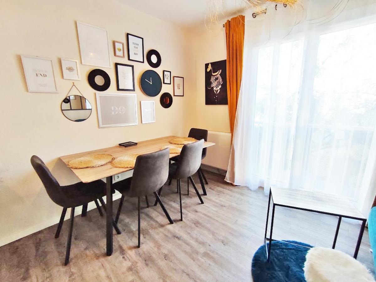 L'Escampette, Duplex T3, Centre Luchon, Wifi, Casier A Skis, 4 Personnes Bagneres-de-Luchon Luaran gambar